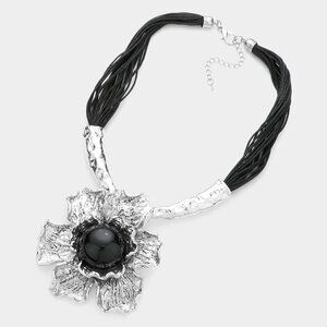 NWT Black Antique Silver Metal Flower Pendant Faux Leather Necklace Set